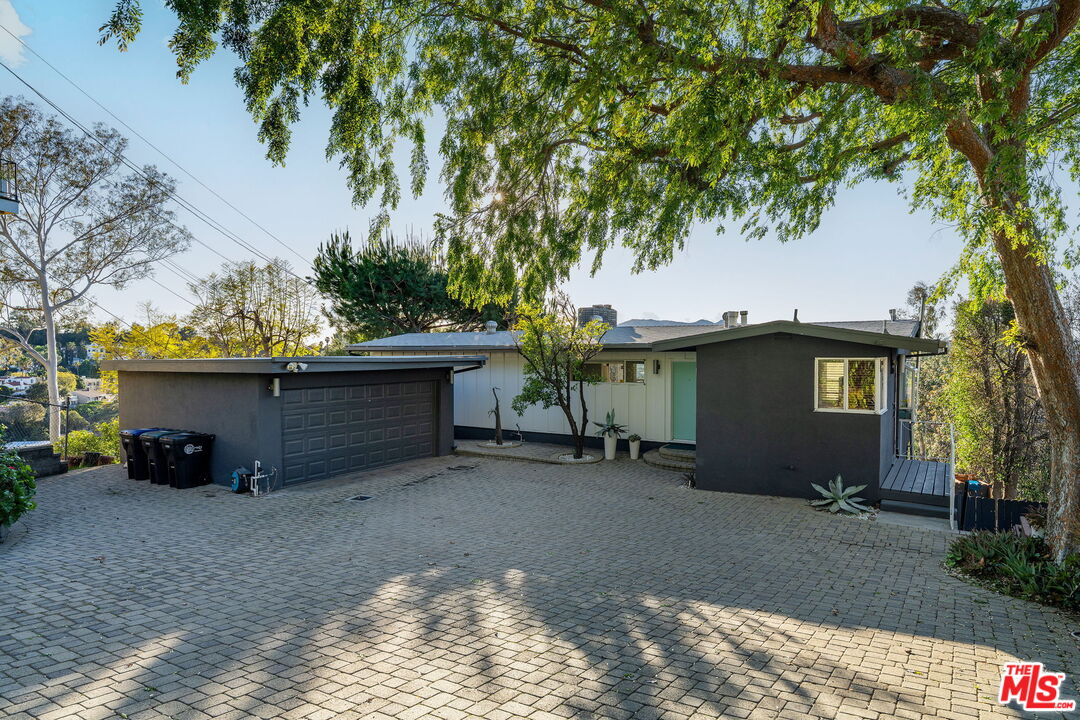 1313 Corona Dr