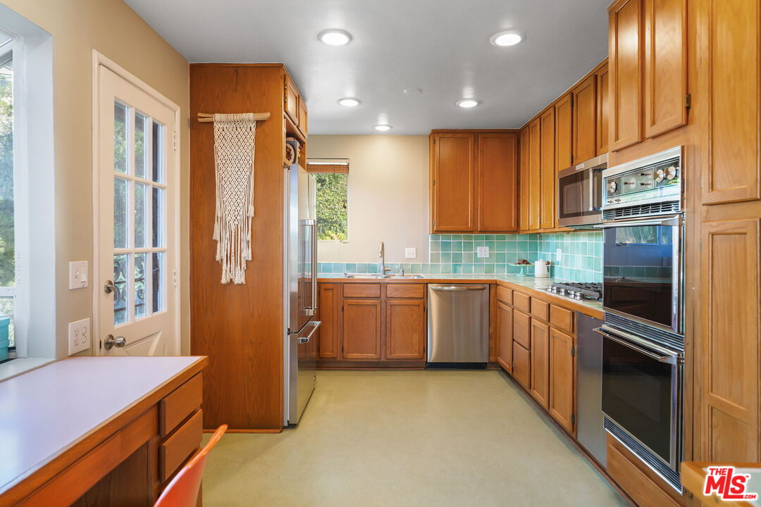 1313 Corona Dr