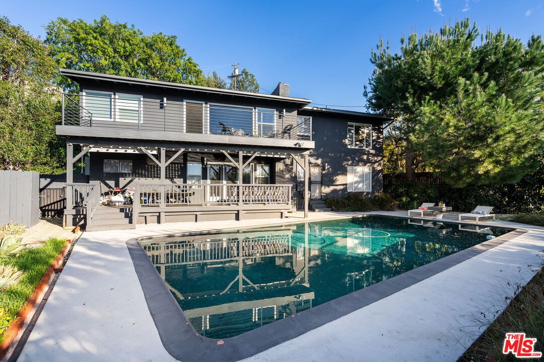 1313 Corona Dr