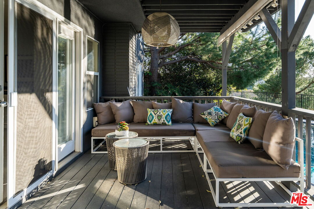 1313 Corona Dr