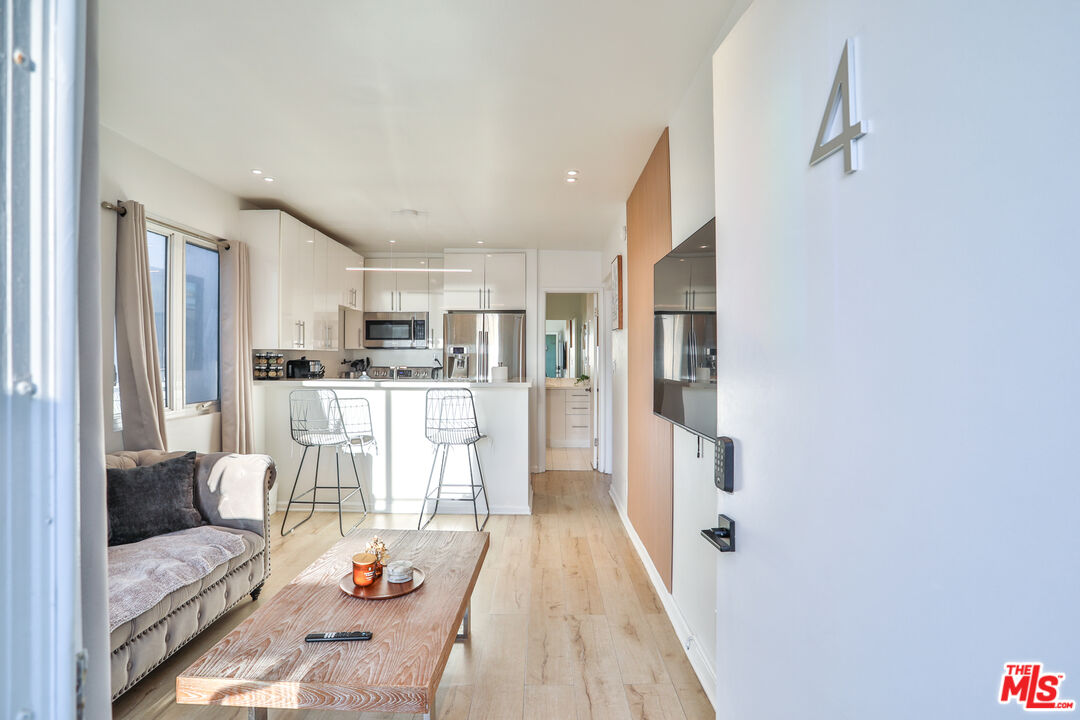 2207 Ocean Front Walk Unit: 4