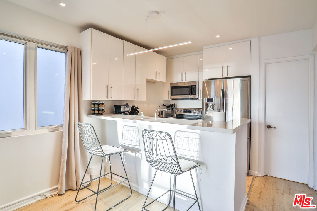 2207 Ocean Front Walk Unit: 4