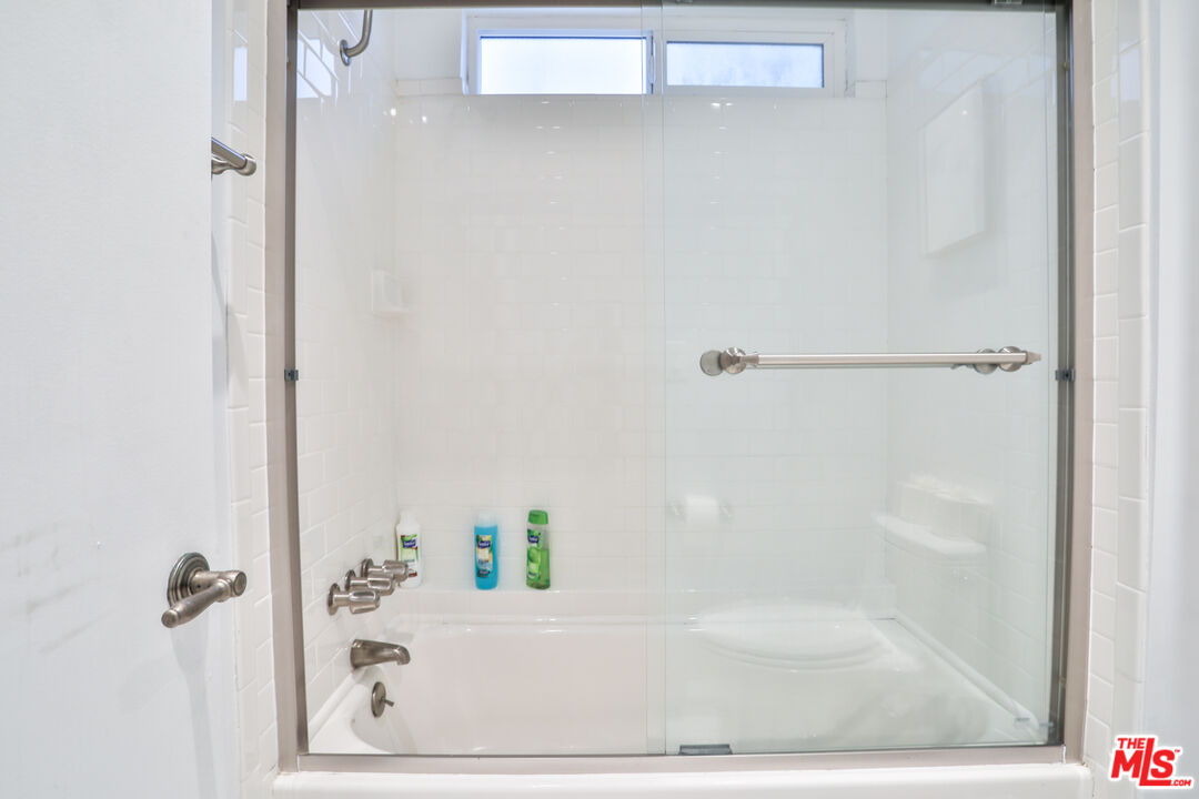 2207 Ocean Front Walk Unit: 4
