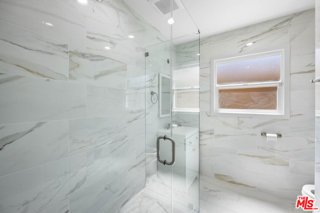 15906 San Fernando Mission Blvd