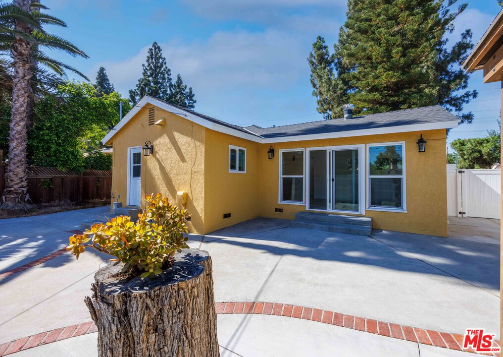 15906 San Fernando Mission Blvd