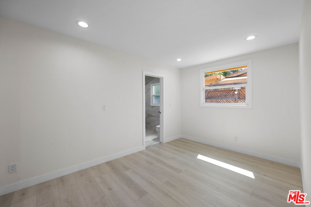 15906 San Fernando Mission Blvd