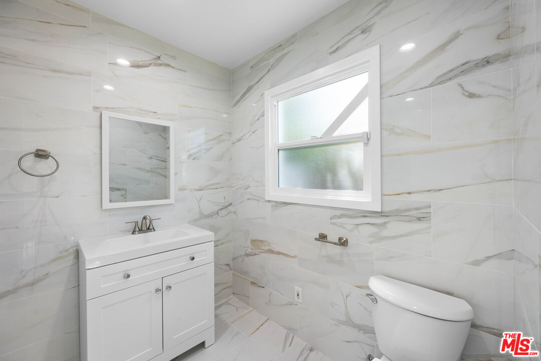 15906 San Fernando Mission Blvd