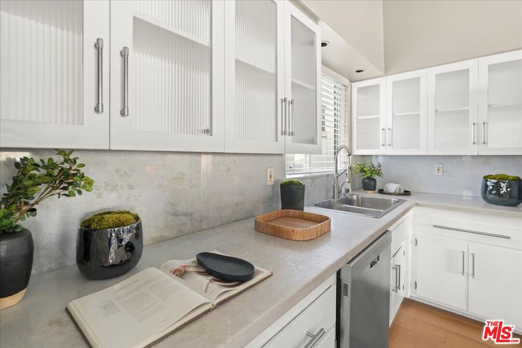 11627 Chenault Street 5