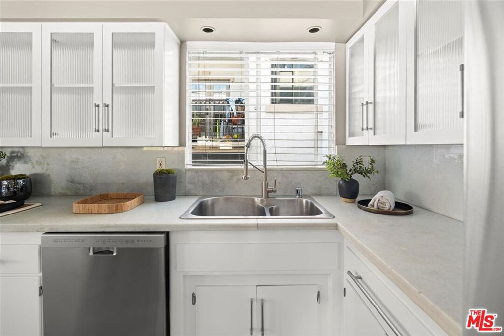 11627 Chenault Street 5