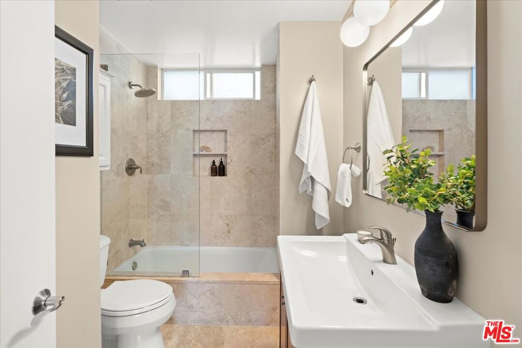 11627 Chenault Street 5