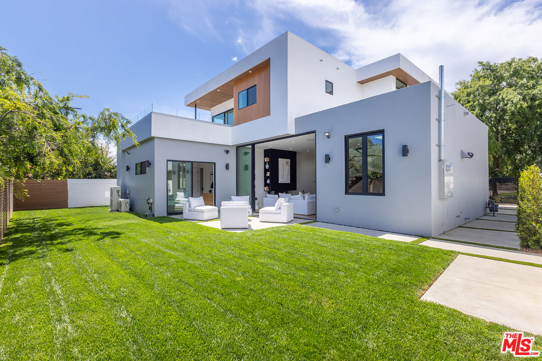 4458 Jasmine Ave