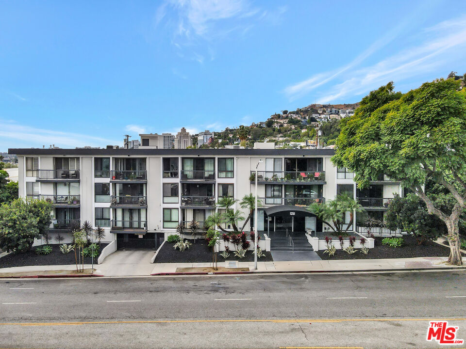 1351 N Crescent Heights Blvd Unit: 308