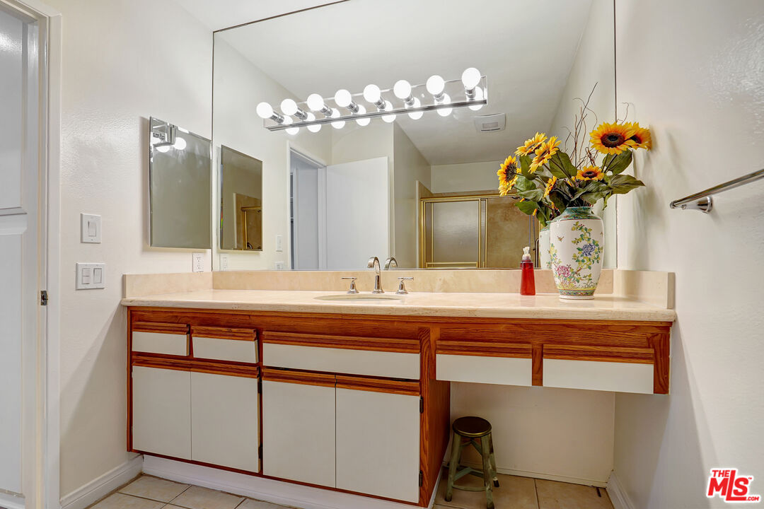 1351 N Crescent Heights Blvd Unit: 308