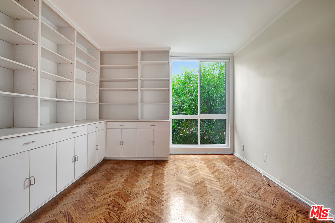 1351 N Crescent Heights Blvd Unit: 308