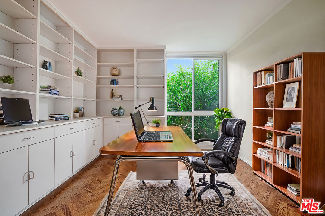 1351 N Crescent Heights Blvd Unit: 308