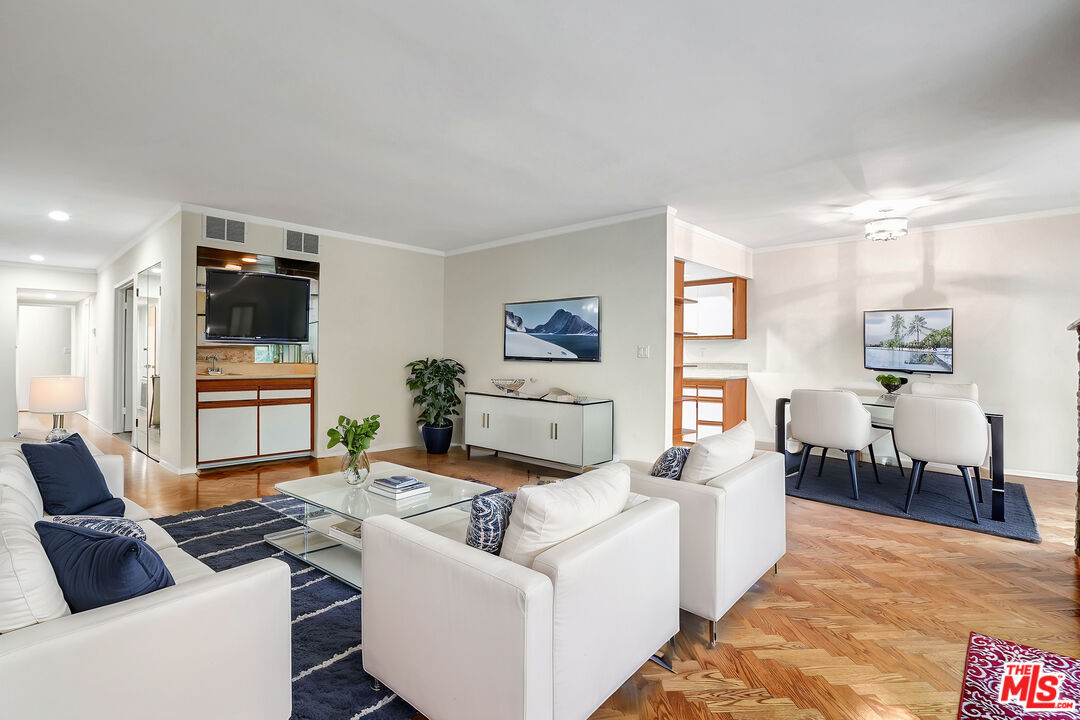 1351 N Crescent Heights Blvd Unit: 308