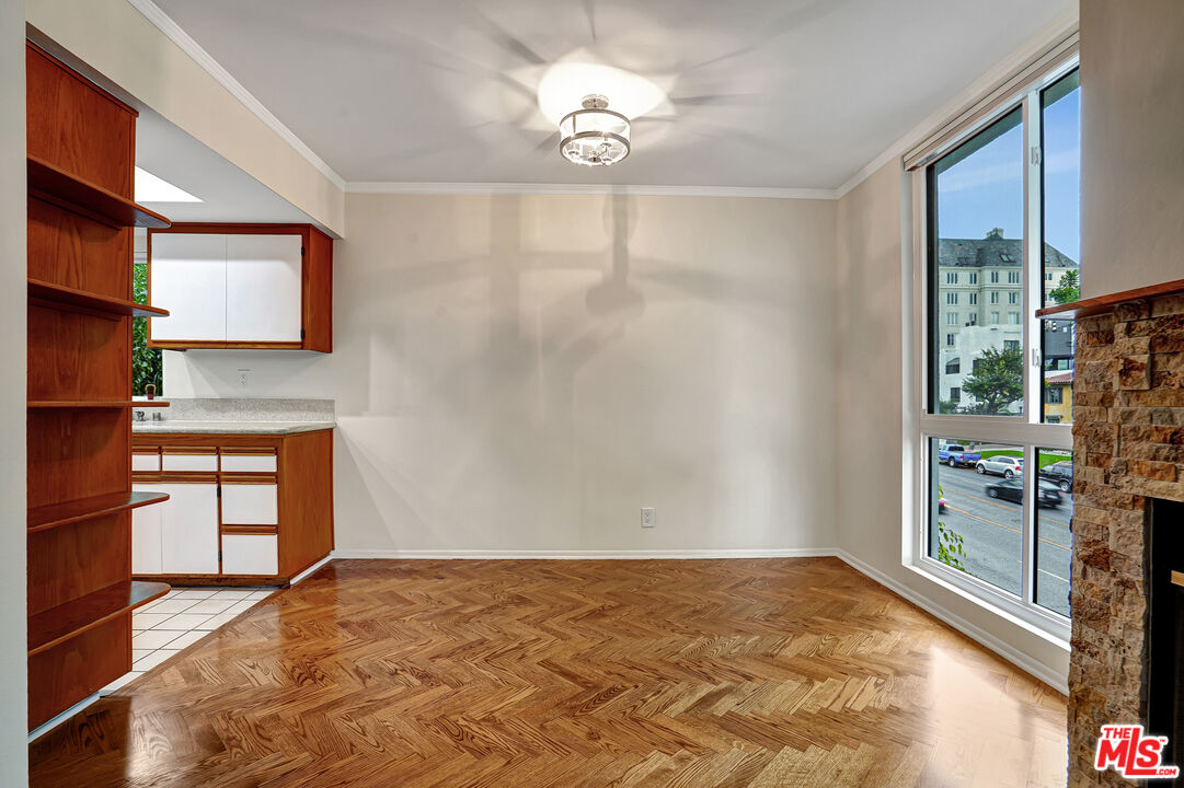 1351 N Crescent Heights Blvd Unit: 308