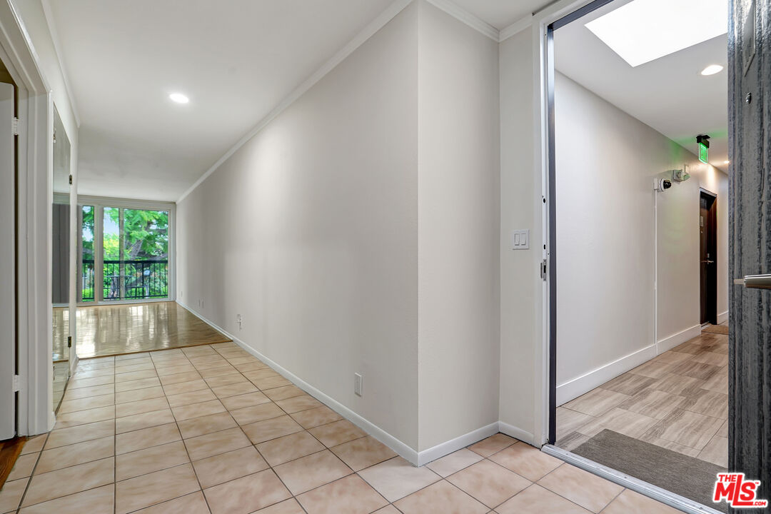 1351 N Crescent Heights Blvd Unit: 308