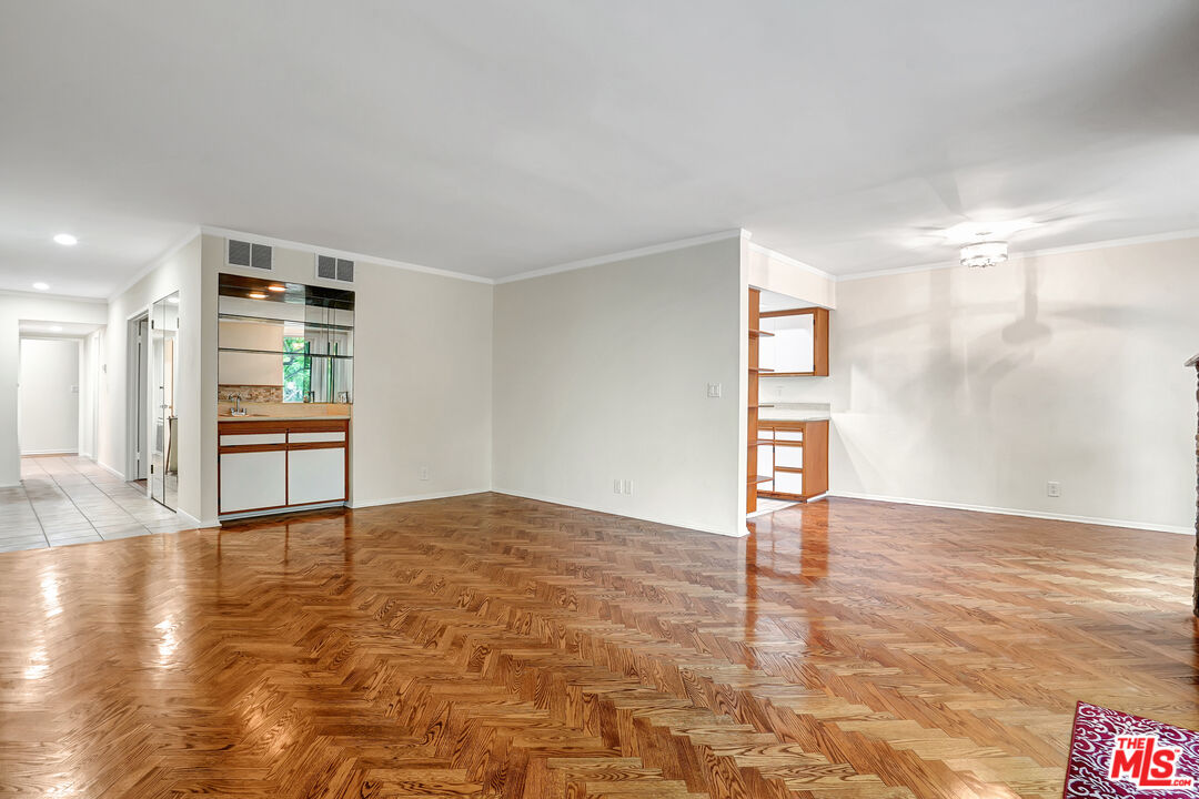 1351 N Crescent Heights Blvd Unit: 308