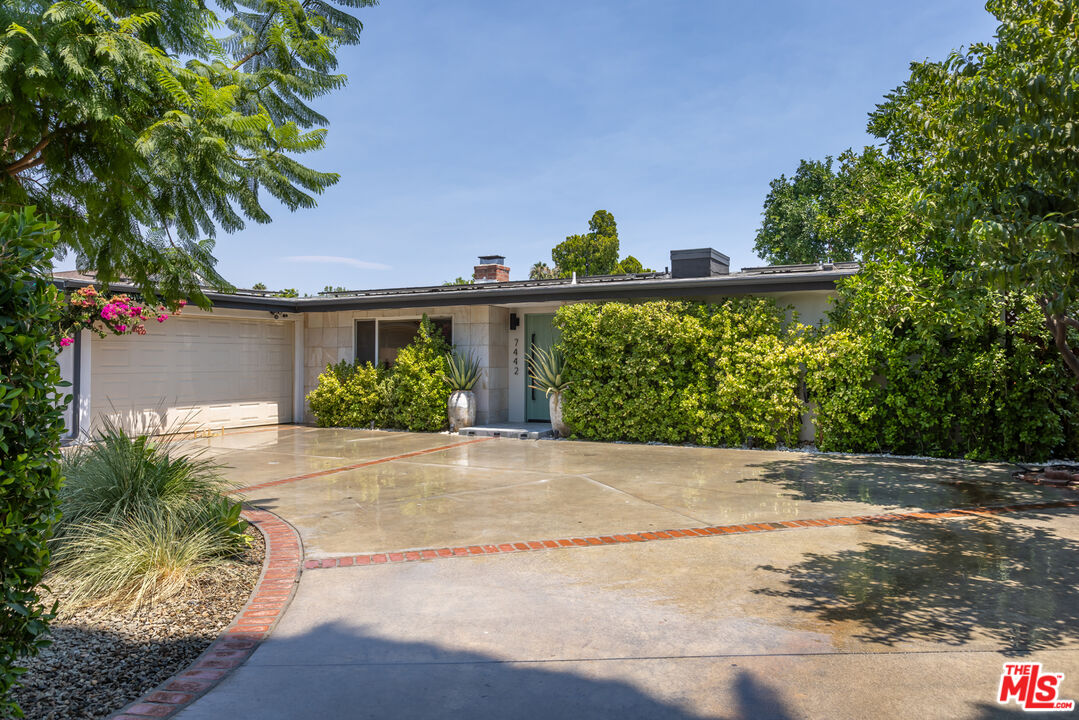 7442 Capps Ave