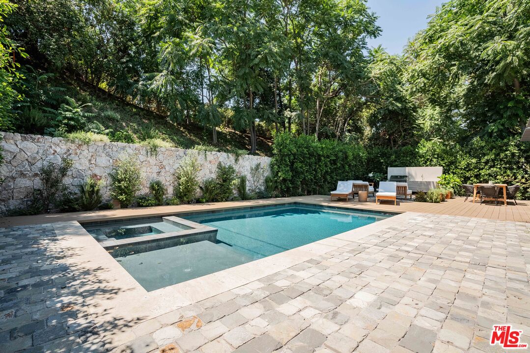 23426 Erwin St