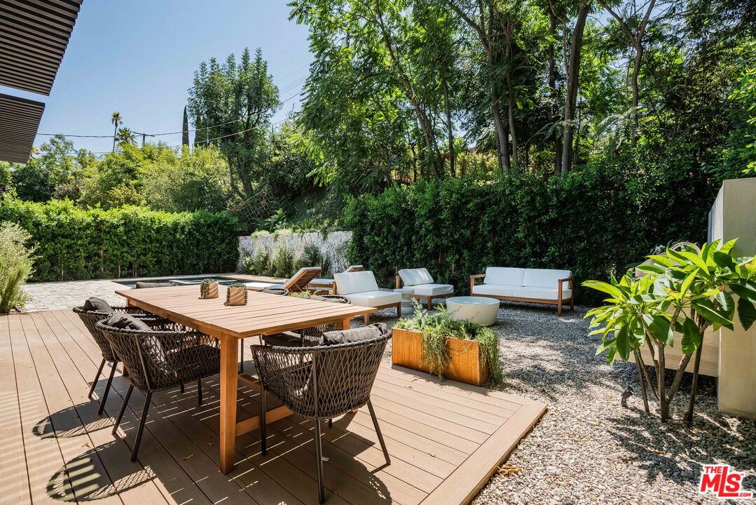 23426 Erwin St