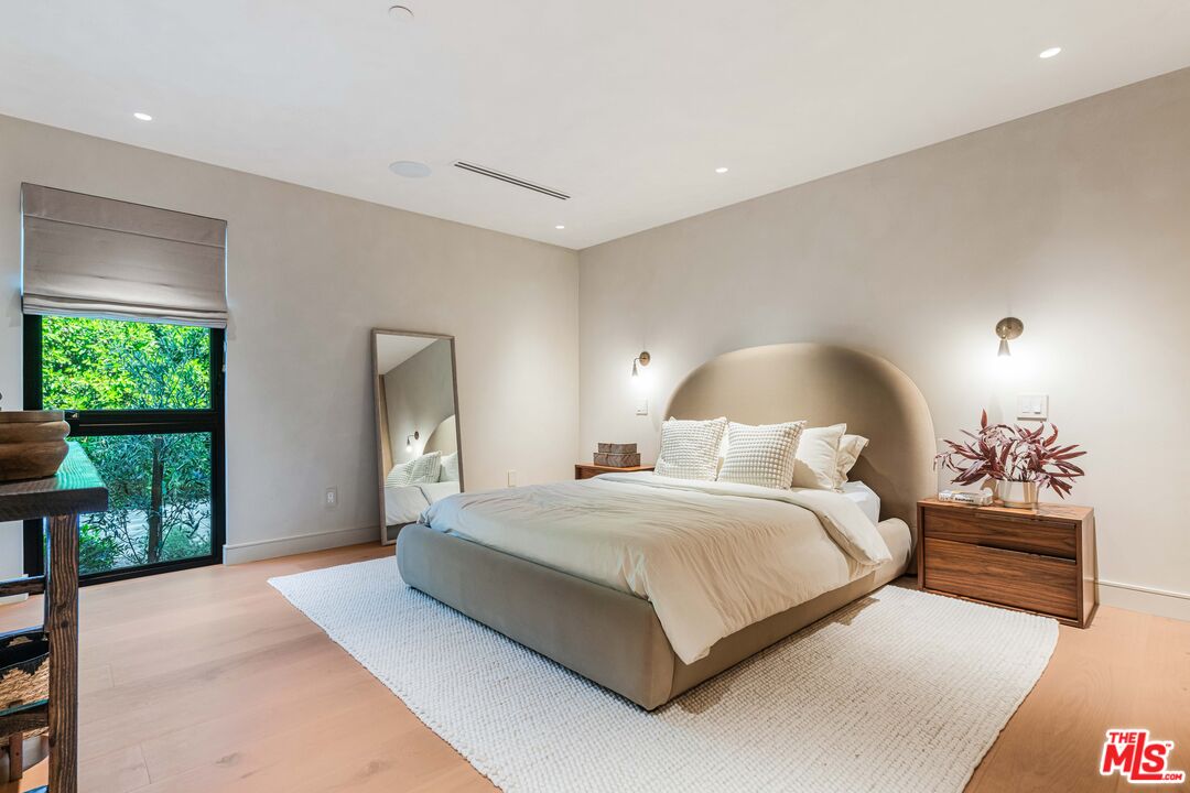 23426 Erwin St