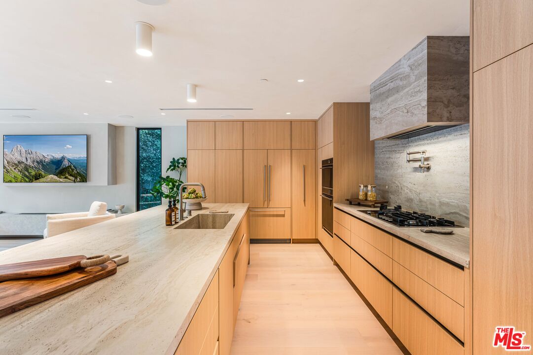 23426 Erwin St