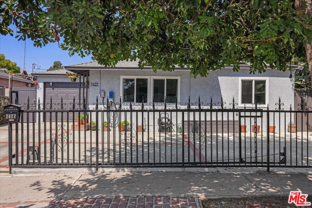 7427 Cleon Ave