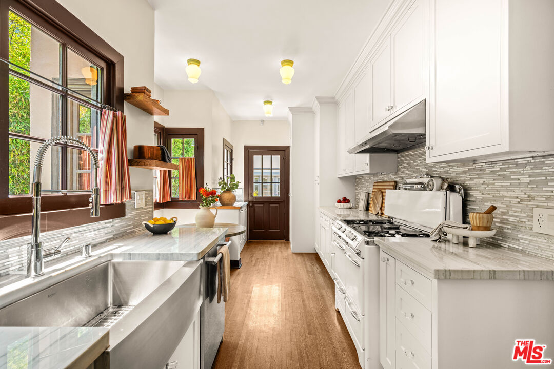 845 S Cloverdale Ave