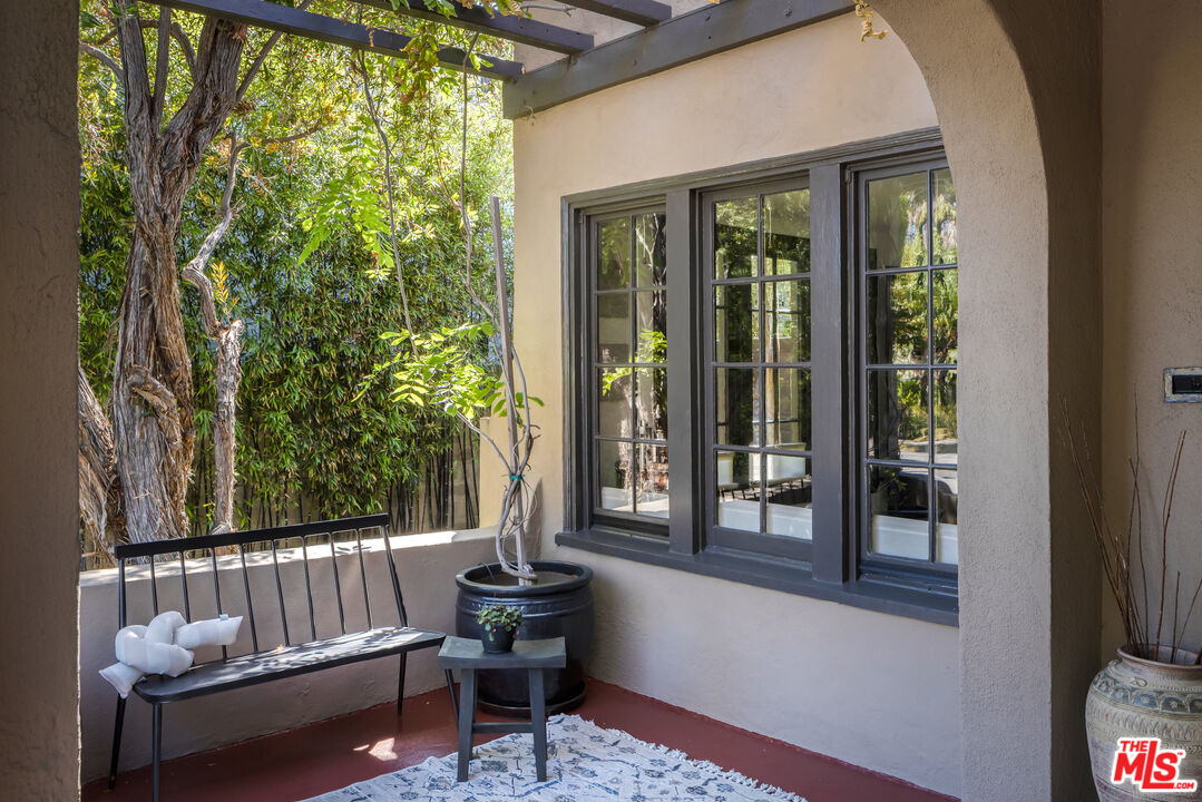 845 S Cloverdale Ave