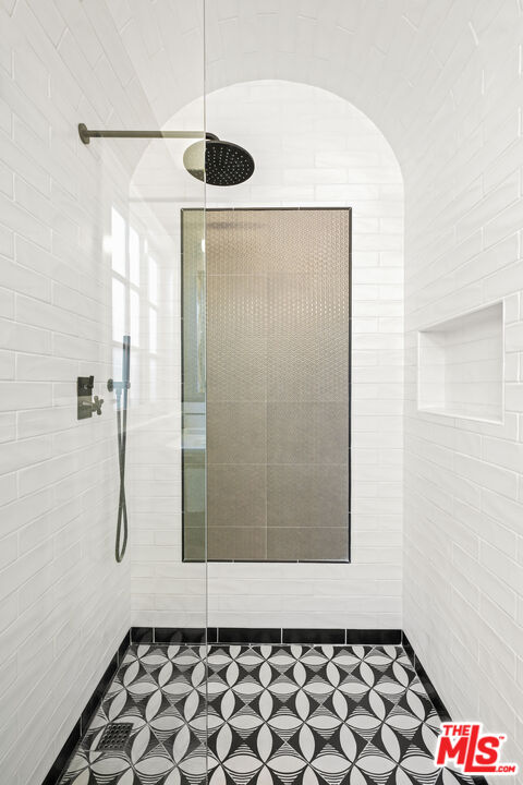 845 S Cloverdale Ave