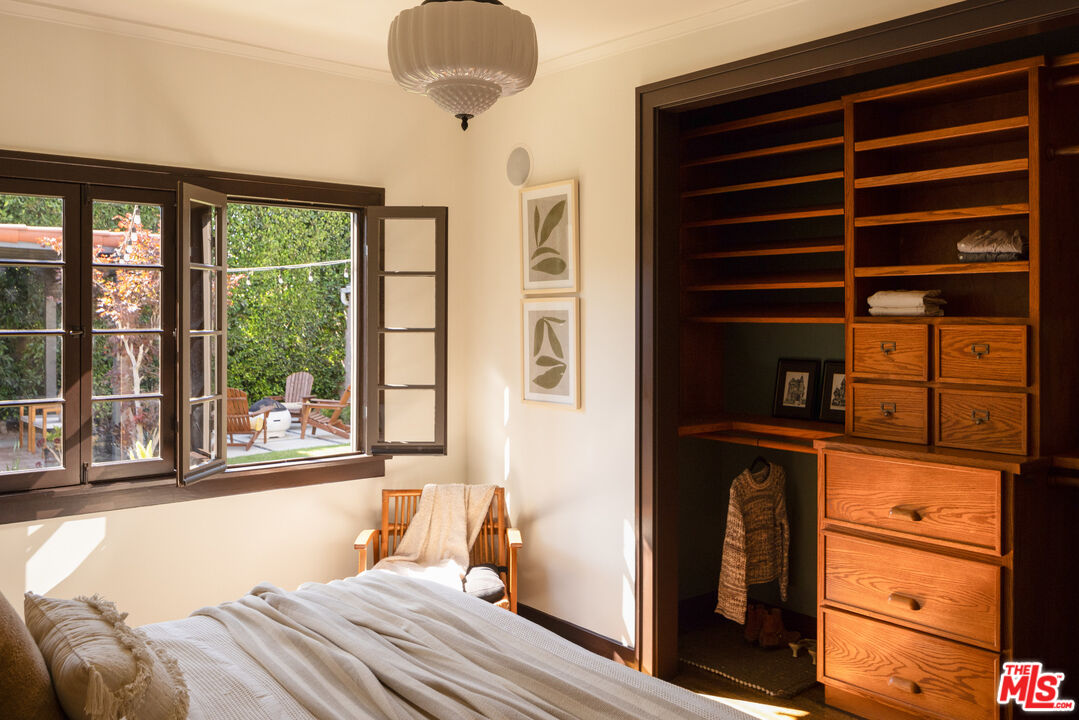 845 S Cloverdale Ave