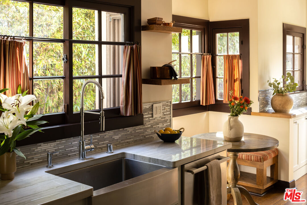 845 S Cloverdale Ave