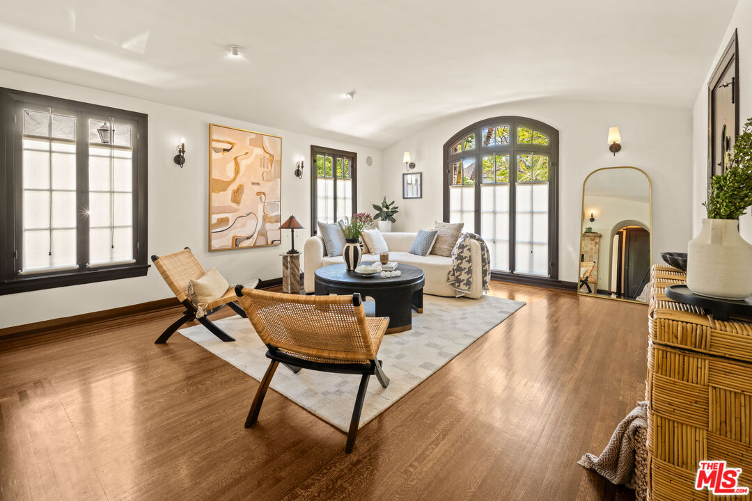 845 S Cloverdale Ave