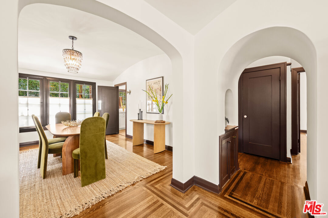 845 S Cloverdale Ave