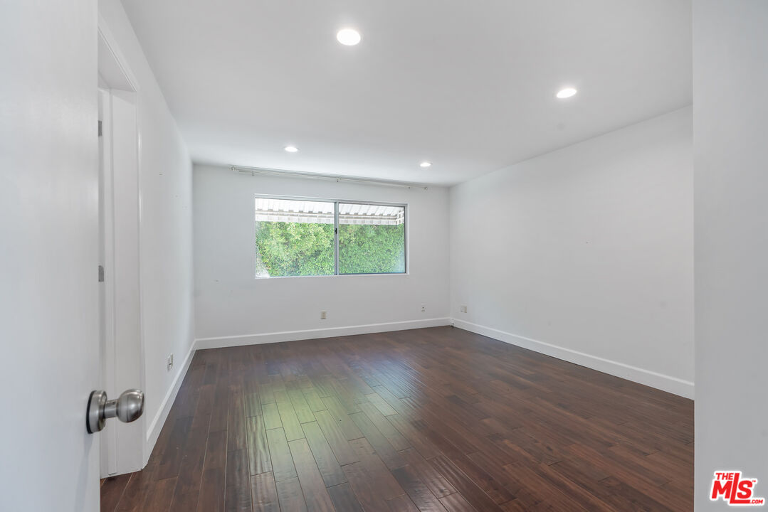 603 N Doheny Dr Unit: 2B