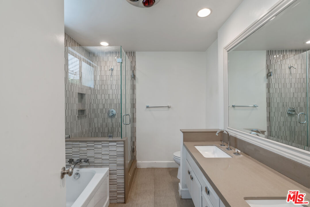 603 N Doheny Dr Unit: 2B
