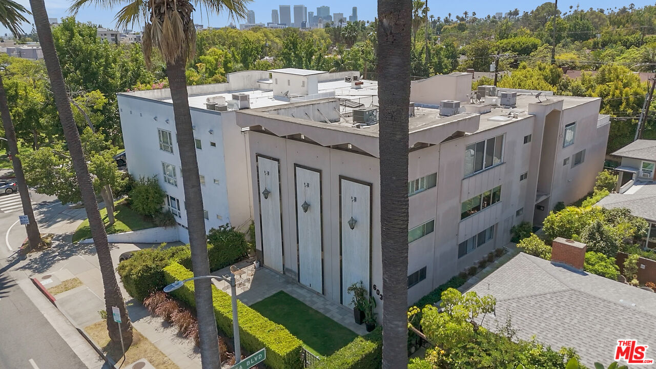 603 N Doheny Dr Unit: 2B