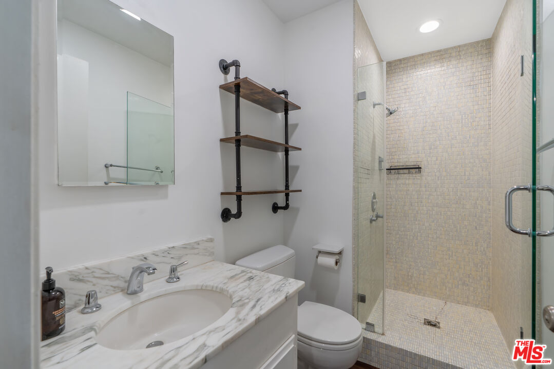 603 N Doheny Dr Unit: 2B