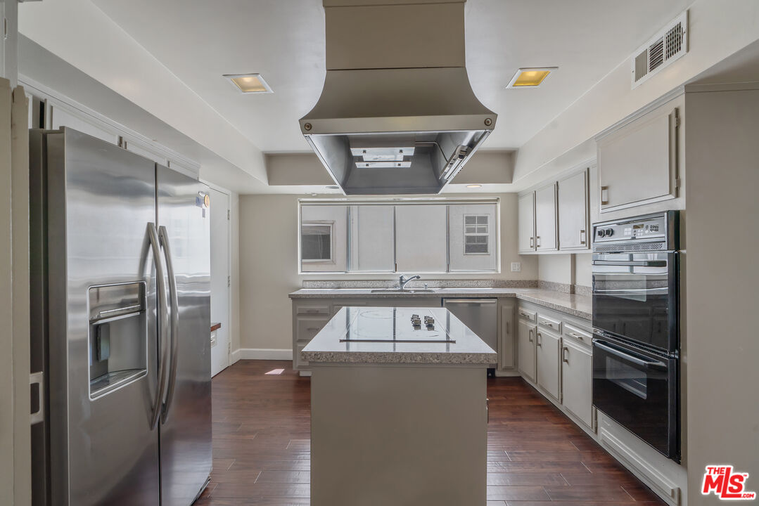 603 N Doheny Dr Unit: 2B