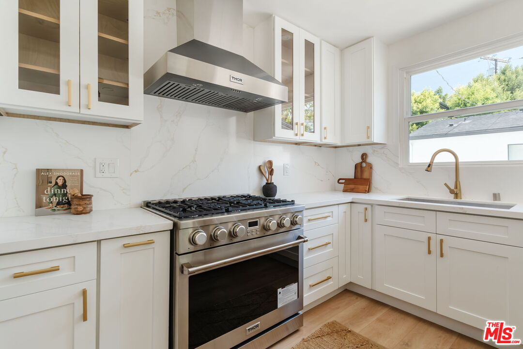 300 S Kenter Ave