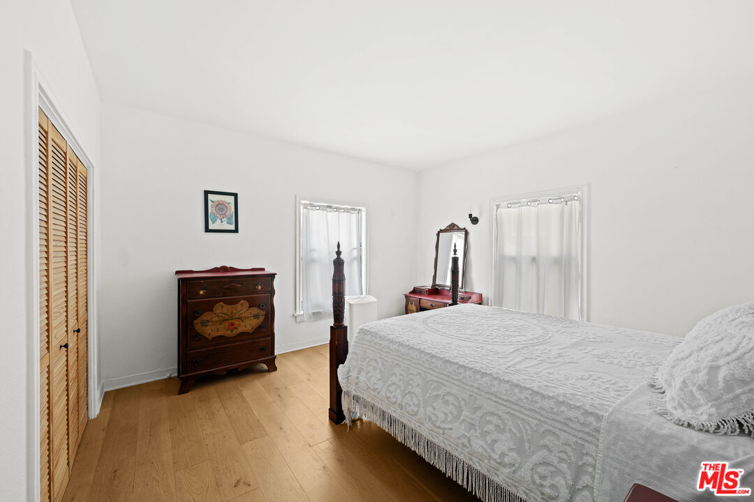 211 S Berendo St Unit: 3