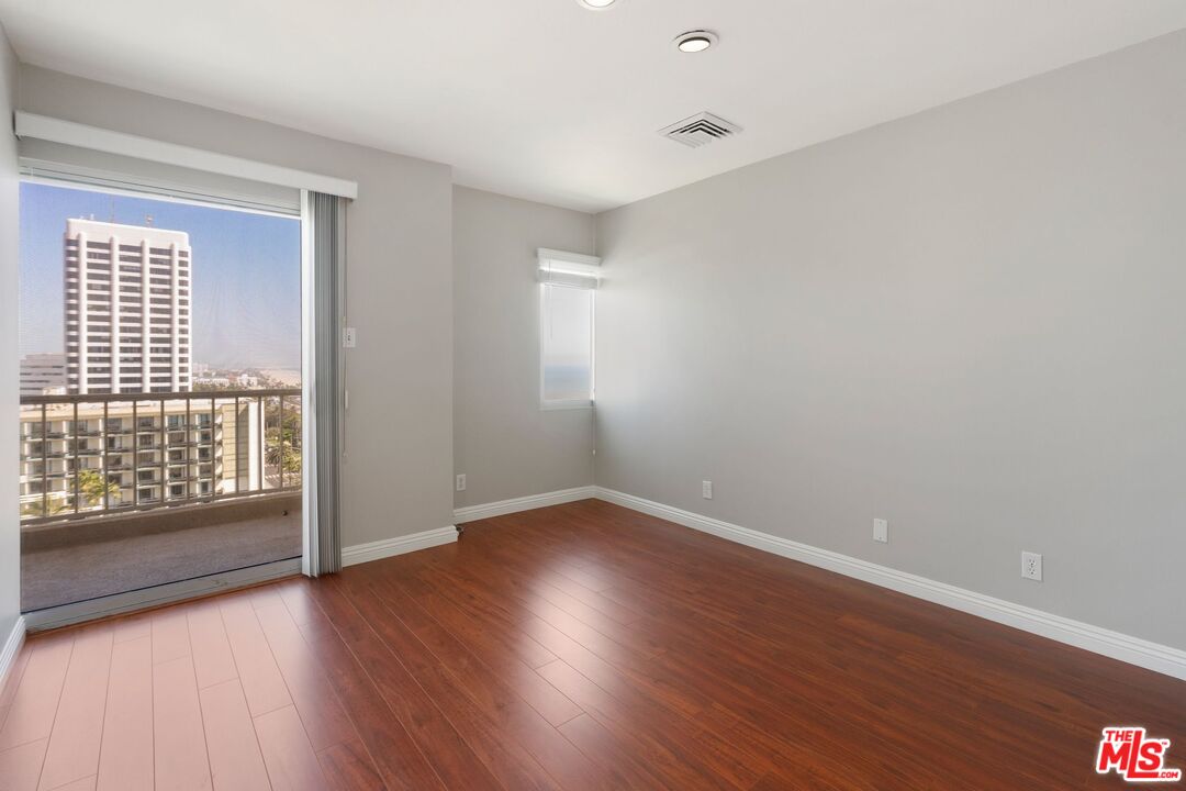 101 California Ave Unit: 1204