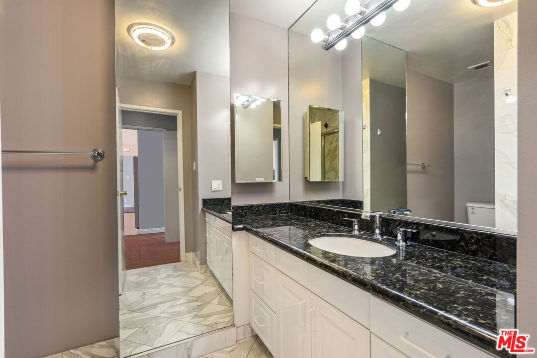 101 California Ave Unit: 1204