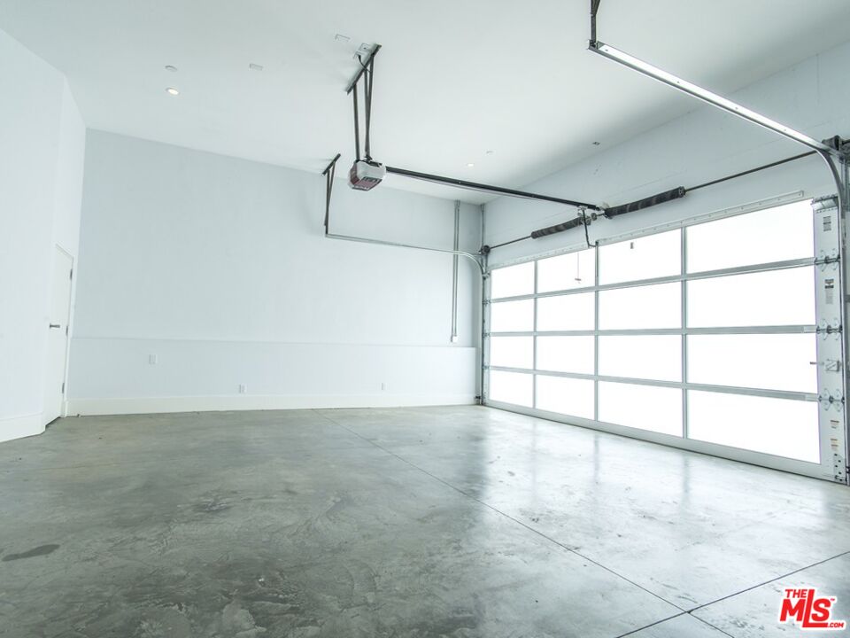 200 ARNO WAY