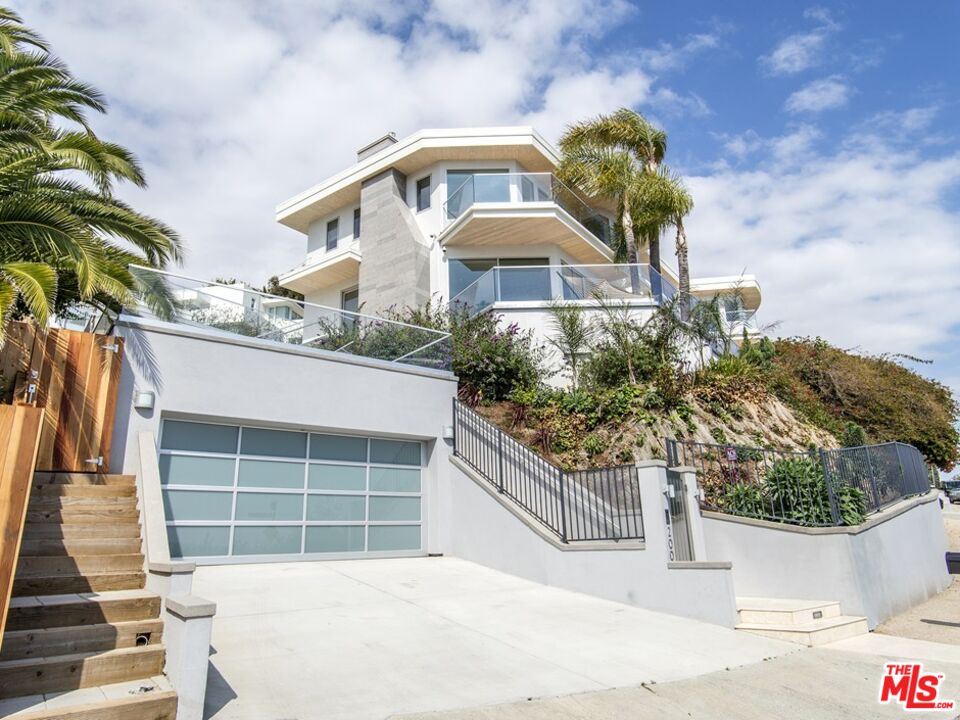 200 ARNO WAY