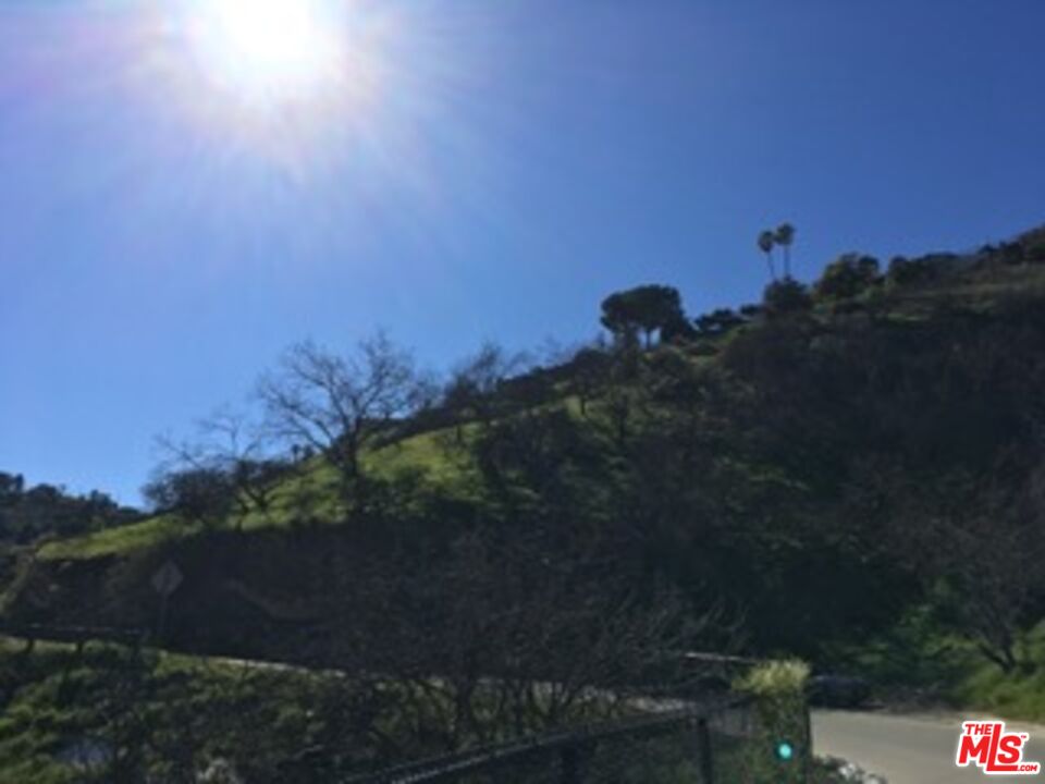 3701 Camino De La Cumbre