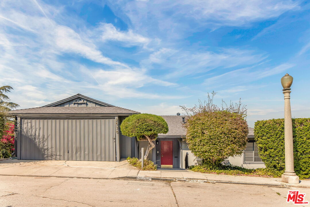 2535 Ivanhoe Dr