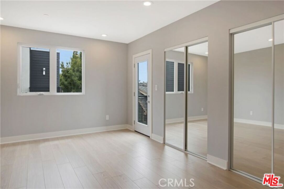 1957 Vista Del Mar St Unit: 1/2